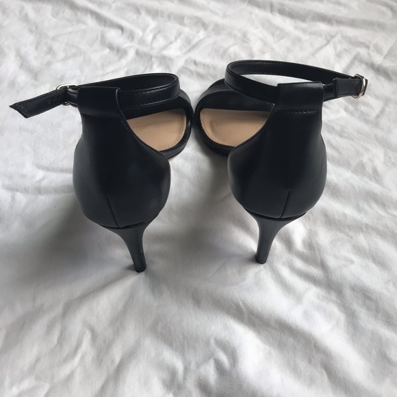 Kelly & Katie strappy matte black heels - Picture 2 of 5